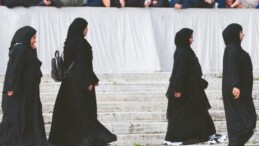 Fransa’da ‘Laiklik’ Maskesi Altında Açık İslam Karşıtlığı!