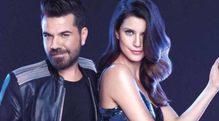 Ünlü oyuncu Beren Saat’in koltuk değnekli deniz keyfi