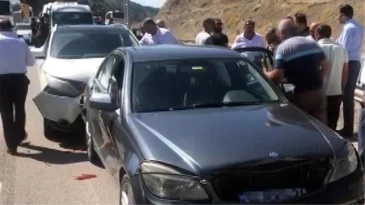 Kılıçdaroğlu’nun konvoyunda trafik kazası! Yaralılar var!