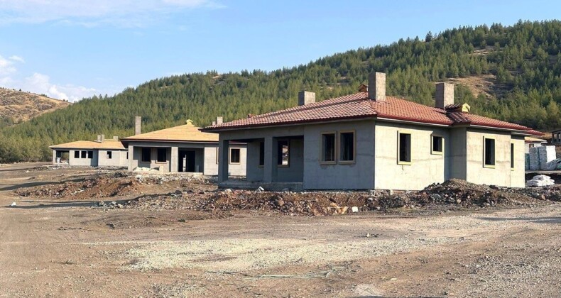 Nurdağı’nda köy evlerinin yüzde 70’i tamamlandı