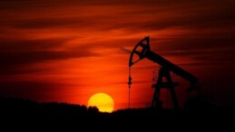 Petrol Fiyatları ABD Stoklarının Düşüşüyle Artıyor