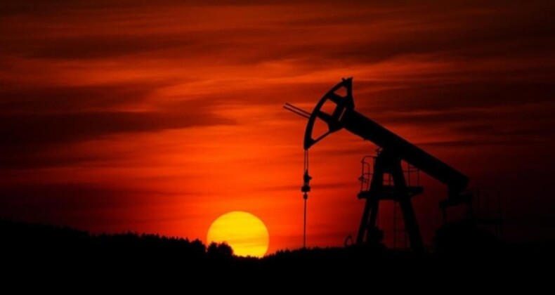 Petrol Fiyatları ABD Stoklarının Düşüşüyle Artıyor
