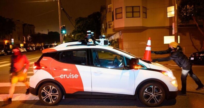 ABD’de Robot Taksiler, Siyahileri ve Çocukları Göz Ardı Ediyor