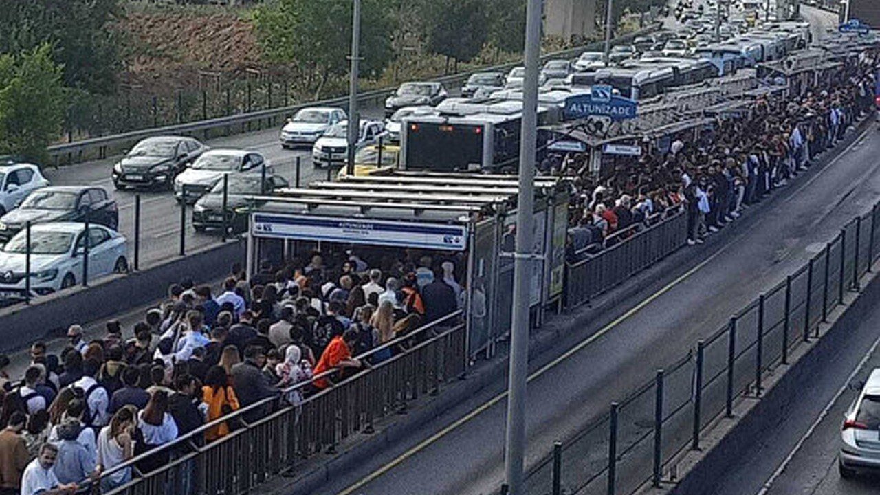 Ekrem İmamoğlu'na anket şoku! 6 yine istanbul yine ariza yine isyan istanbullunun metrobus cilesi bitmiyor altunizade metrobus arizasi sJ97
