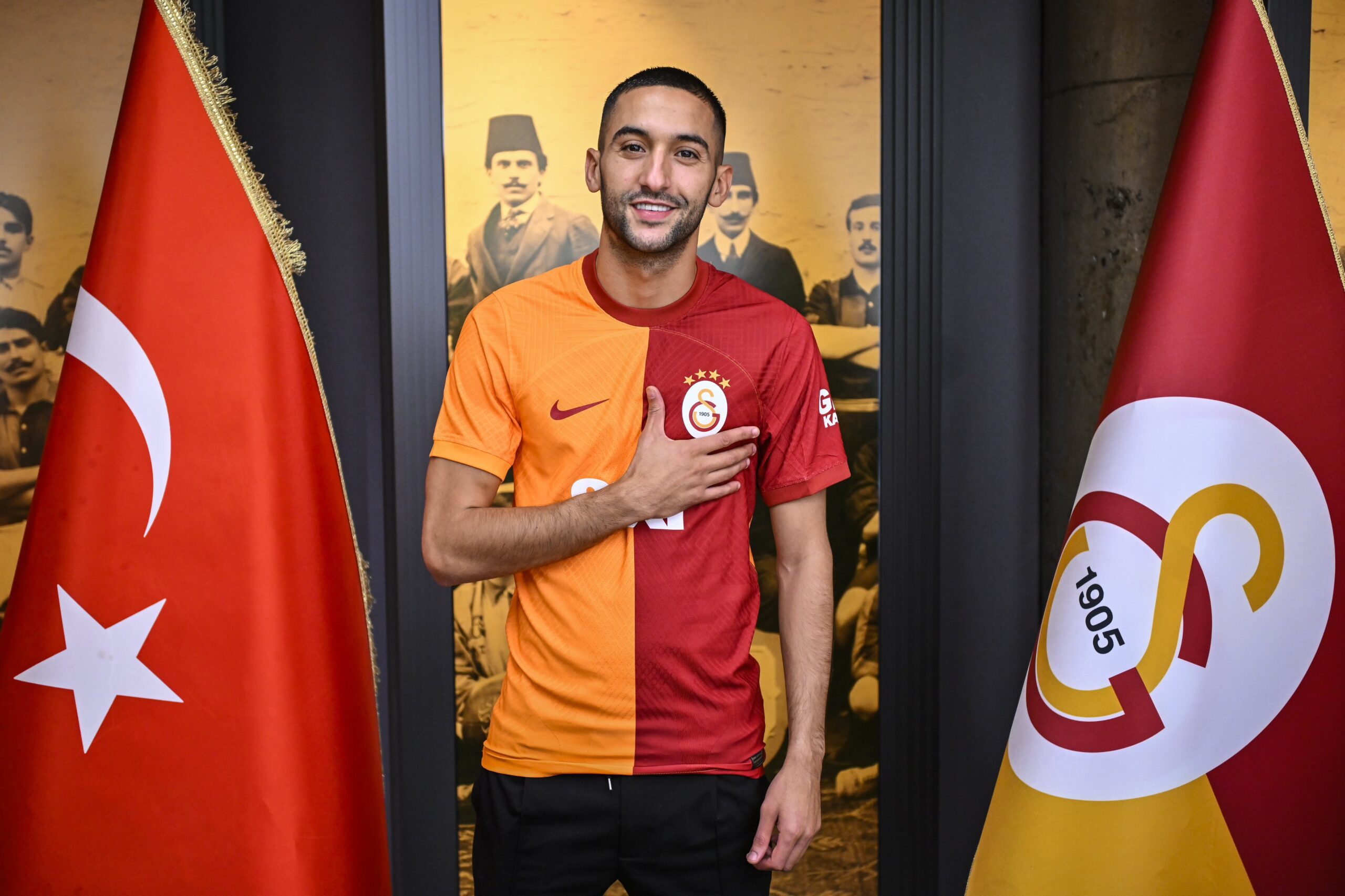 Galatasaray Ziyech transferini açıkladı görenler inanamadı! 21 ziyechimza1 scaled