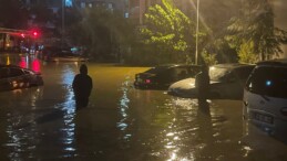 İstanbul’da Şiddetli Sağanak Yağış Sele Dönüştü! 2 Kişi Hayatını Kaybetti!