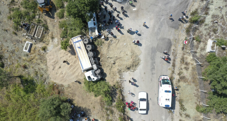 Kahramanmaraş’ta Cenaze Namazındaki Kalabalığa Kamyon Çarptı: 4 Ölü, 25 Yaralı