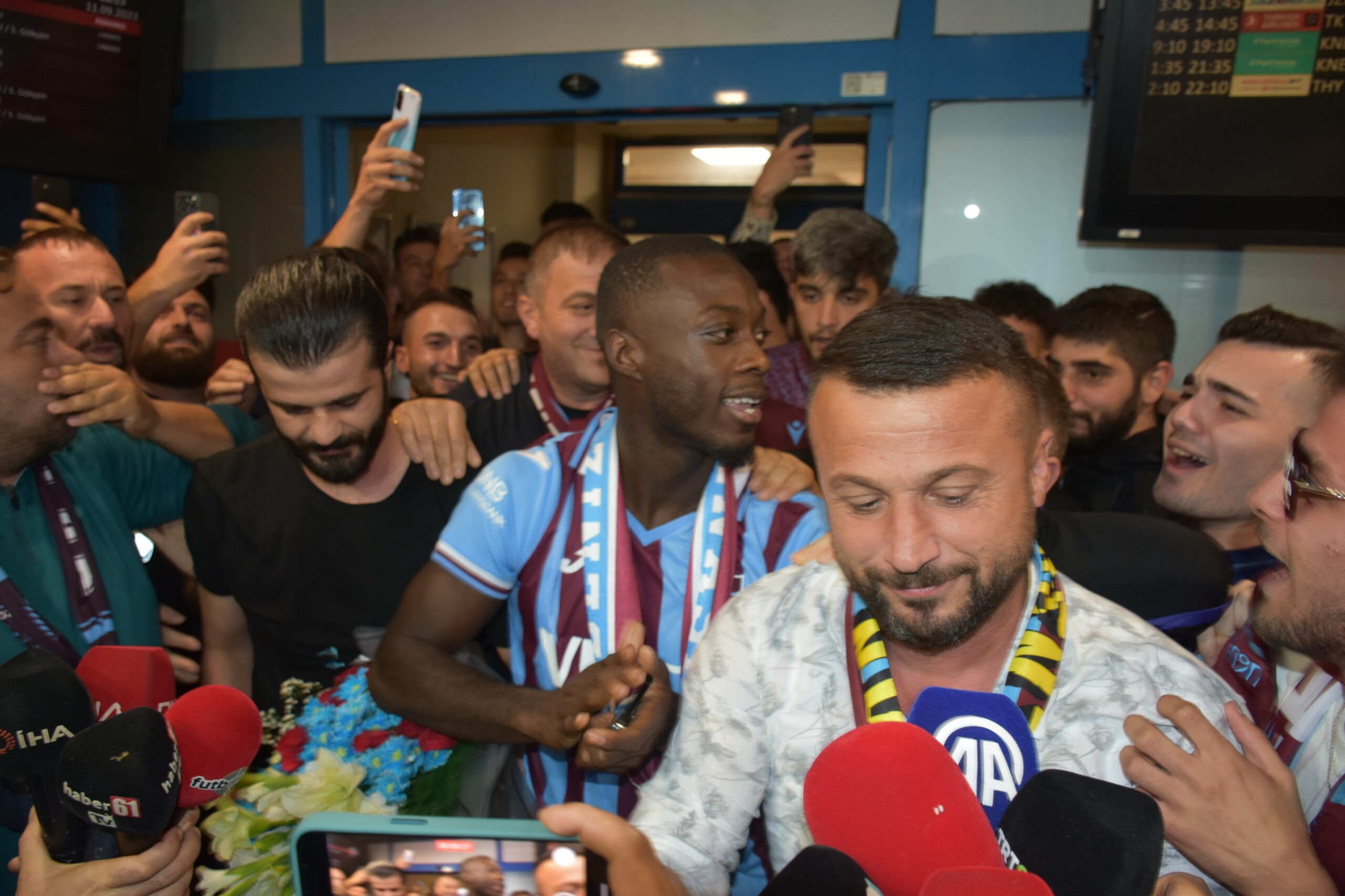 Pepe Trabzon'da: Bize Her Yer Trabzon! 4 AA 20230910 32120173 32120171 TRABZONSPORUN YENI TRANSFERI NICOLAS PEPE TRABZONA GELDI scaled
