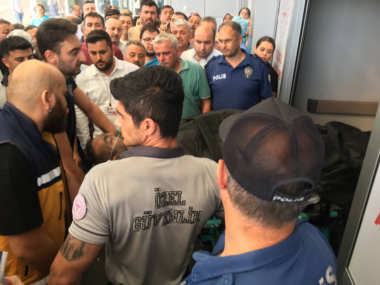 Zonguldak'ta Maden Göçüğü: 1 Ölü, 6 Yaralı 2 AA 20230913 32141396 32141394 ZONGULDAKTA MADEN OCAGINDAKI GOCUKTE 1 ISCI OLDU 3 ISCI YARALI KURTARILDI