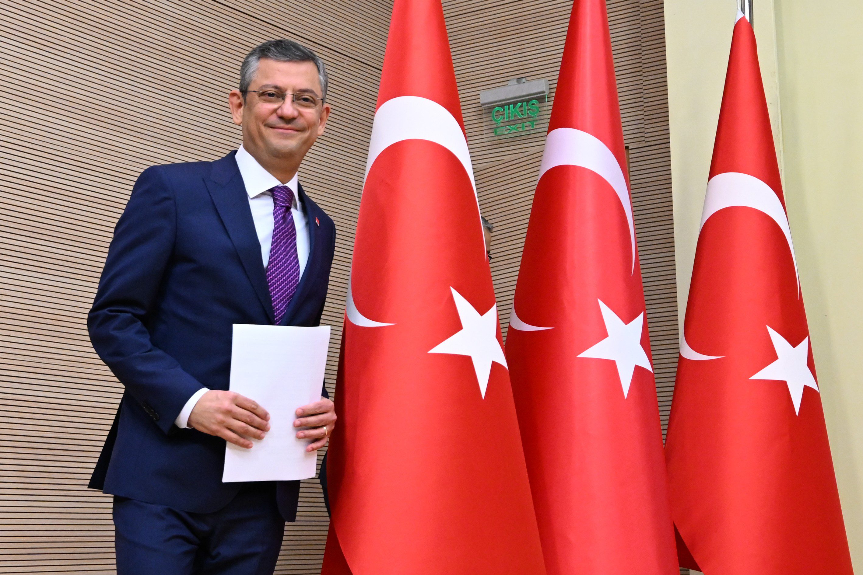 Özgür Özel CHP Genel Başkanlığı için Adaylığını Duyurdu 1 AA 20230915 32156092 32156084 CHP GRUP BASKANI OZEL GENEL BASKANLIGA ADAYLIGINI ACIKLADI