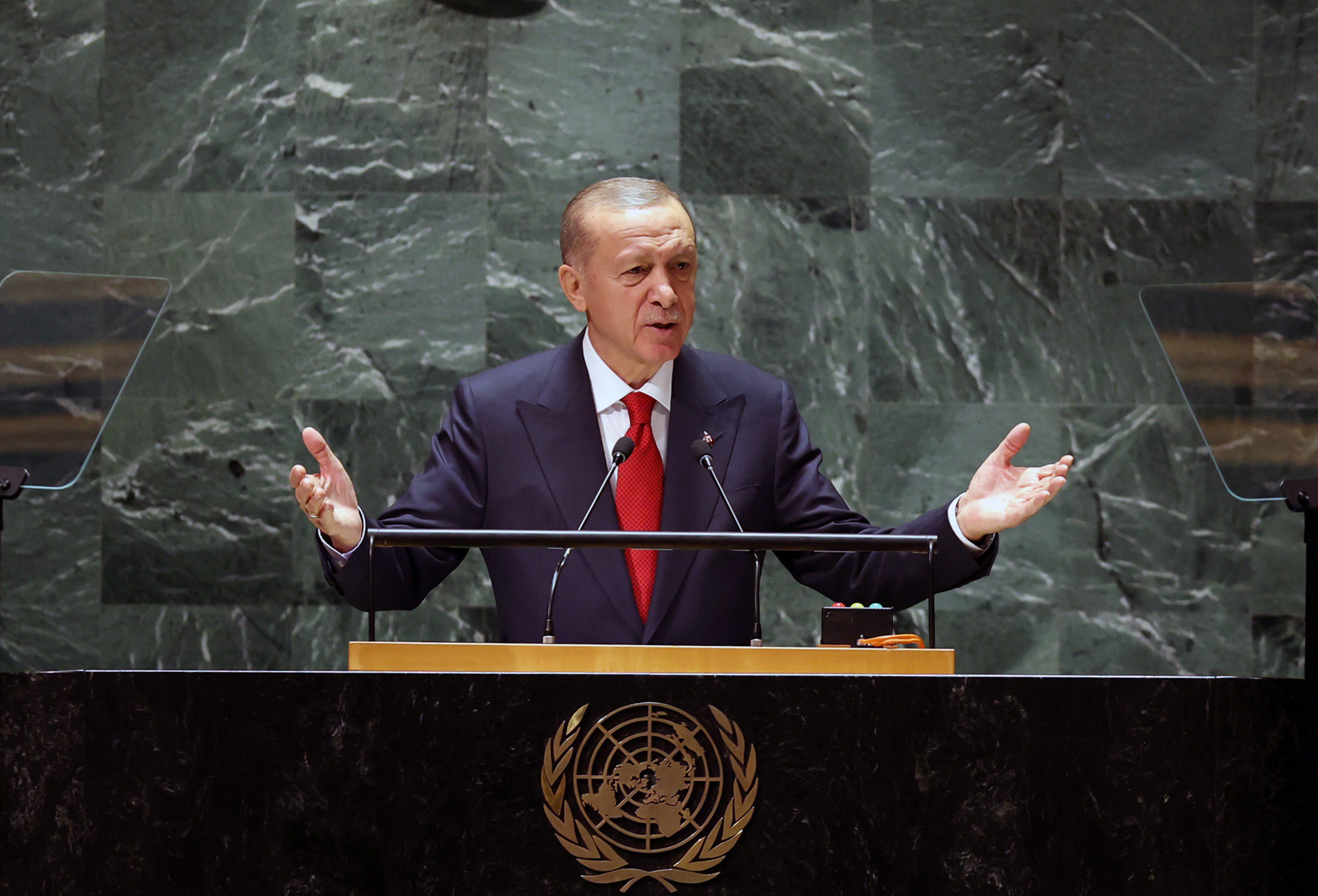 AA 20230919 32192666 32192659 CUMHURBASKANI ERDOGAN BMNIN 78NCI GENEL KURULUNDA KATILIMCILARA HITAP ETTI