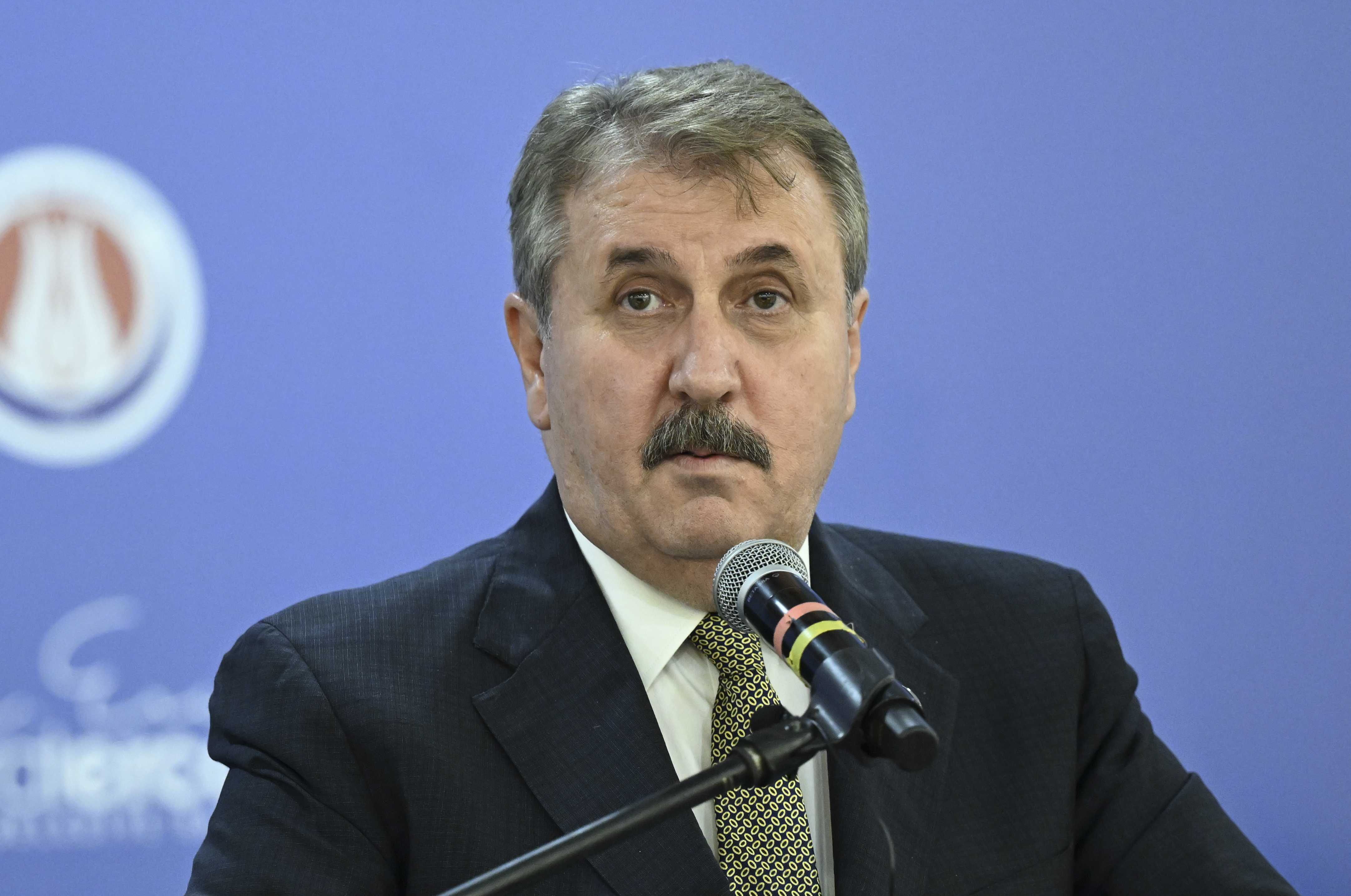Mustafa Destici'den Emekli Maaşı İçin Çağrı: "İyileştirme Şart!" 1 AA 20230920 32203138 32203136 BBP GENEL BASKANI DESTICI AHILIK HAFTASI PROGRAMINDA KONUSTU