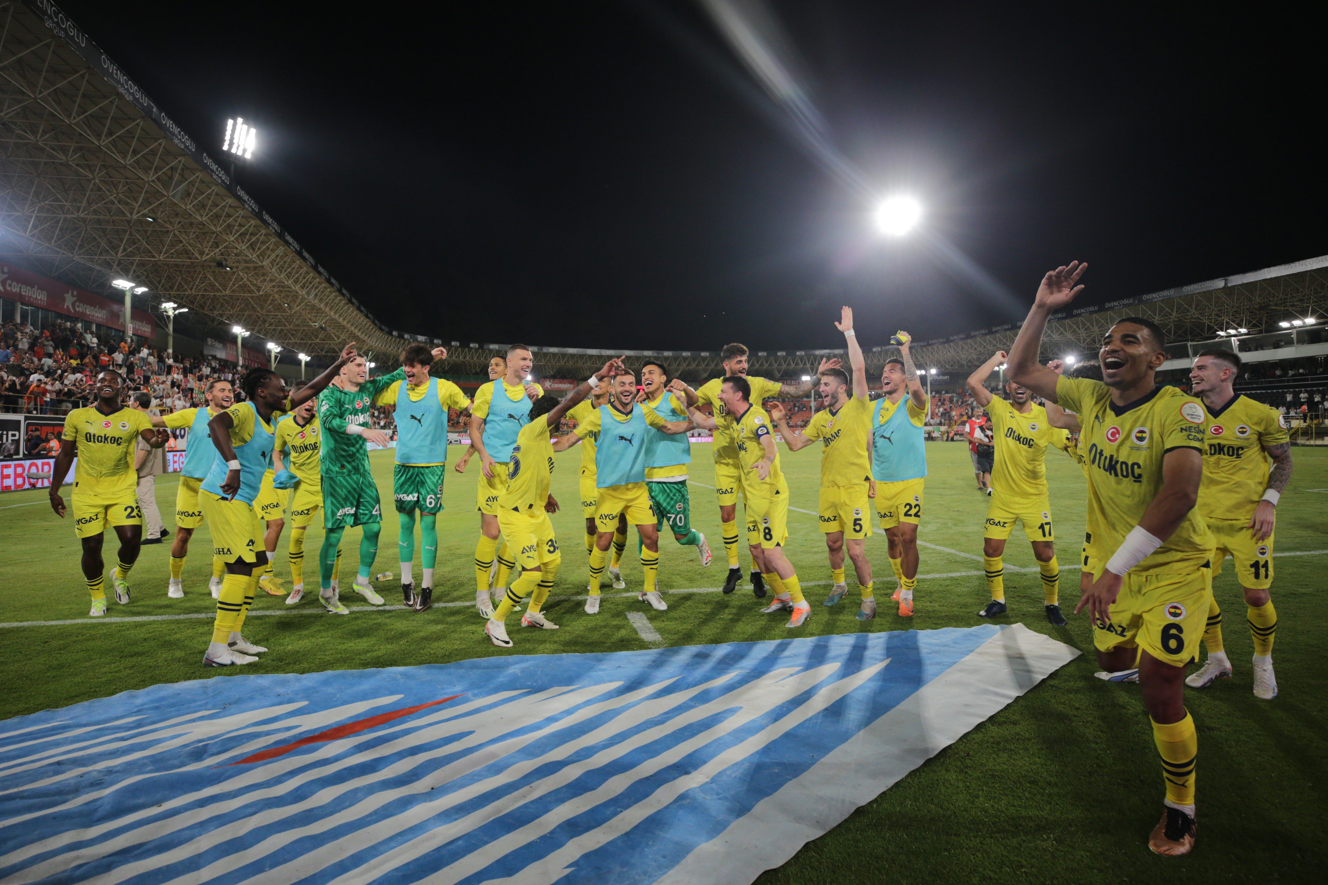 Fenerbahçe, Alanya Deplasmanında Liderliğini Korudu! 3 AA 20230924 32232998 32232995 CORENDON ALANYASPOR FENERBAHCE