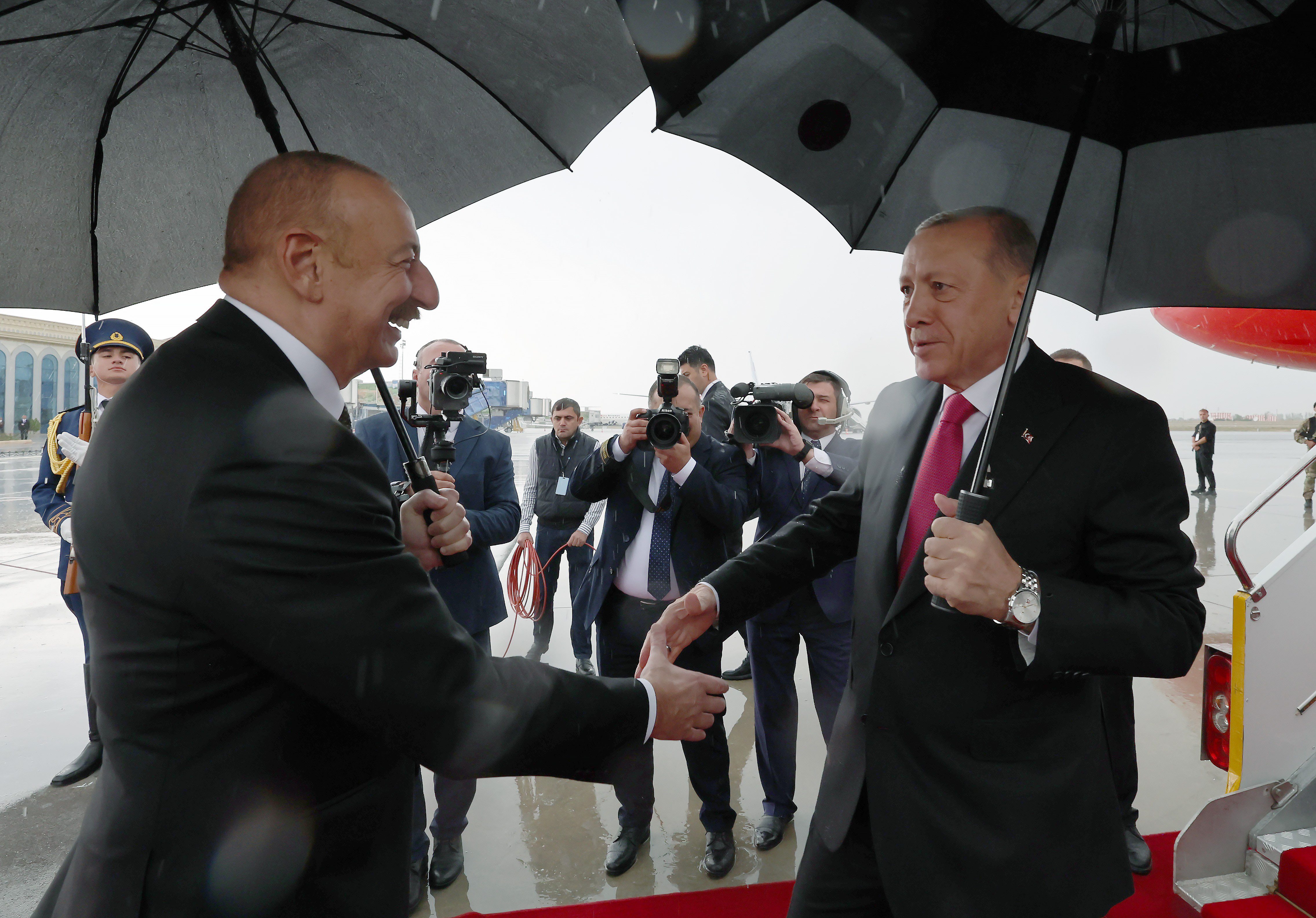 Barış Eli Havada Kalmasın 3 AA 20230925 32236892 32236890 CUMHURBASKANI ERDOGAN NAHCIVANA GELDI