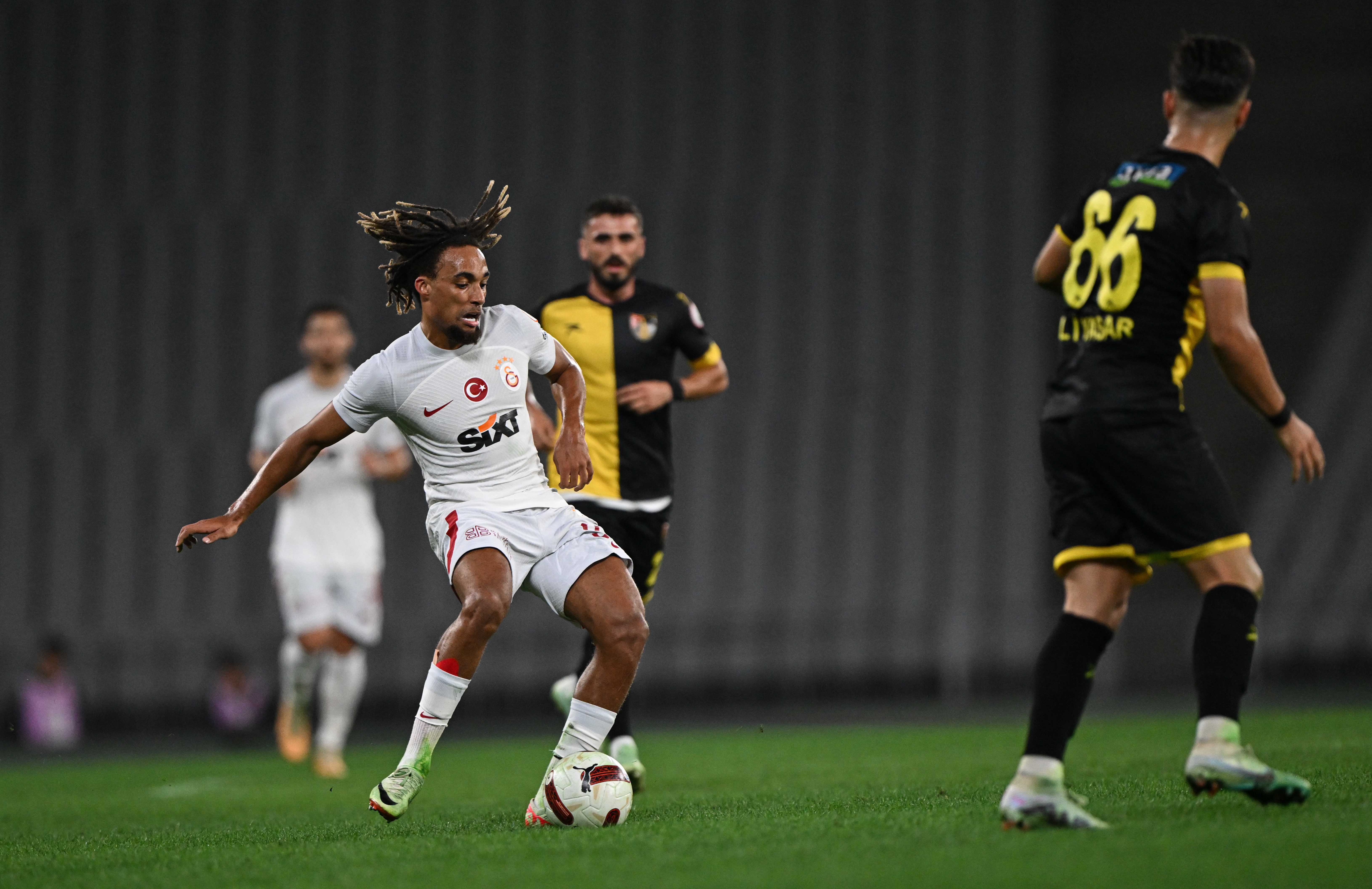 AA 20230926 32246357 32246354 ISTANBULSPOR GALATASARAY