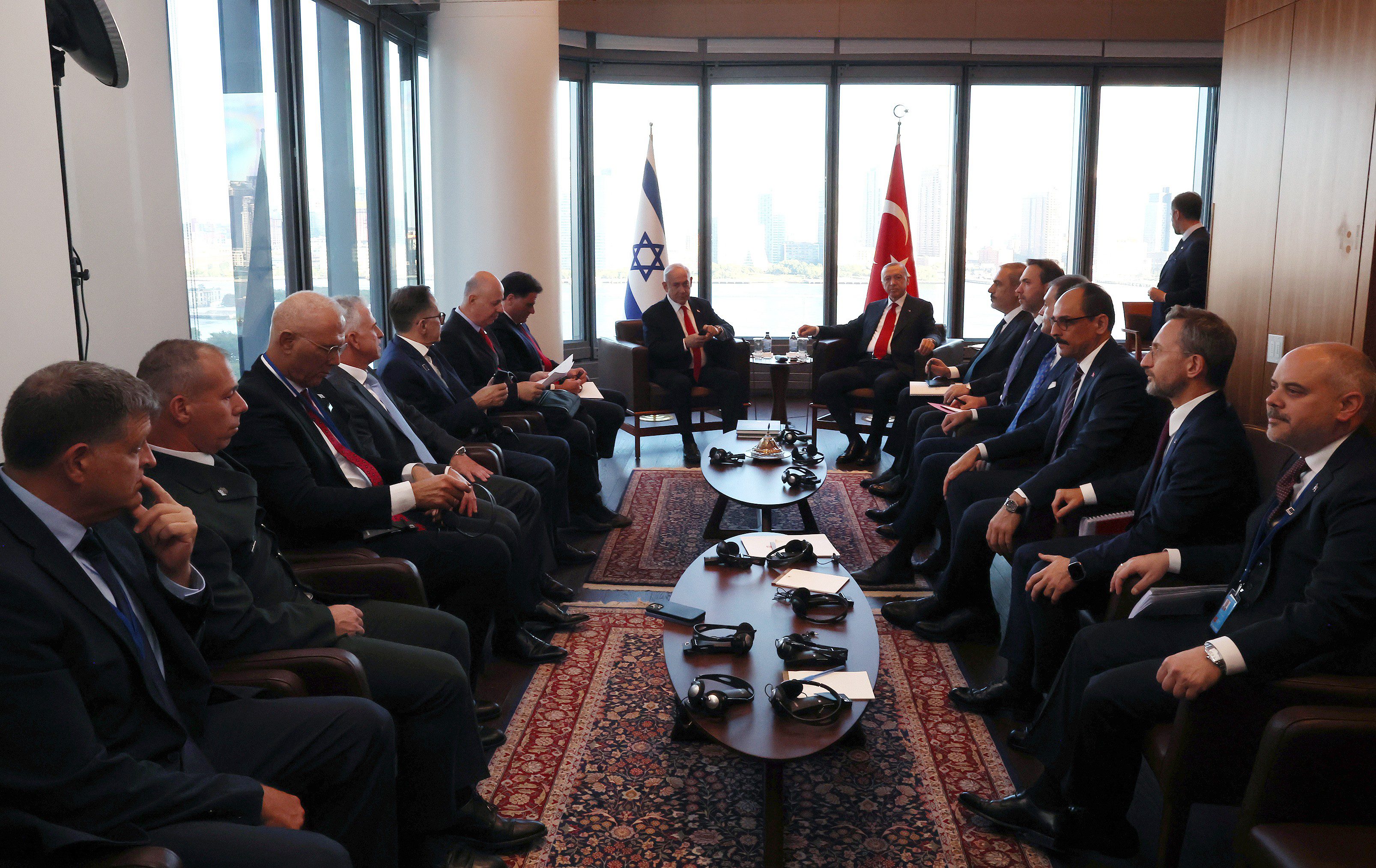 Erdoğan-Netanyahu Zirvesi: Türkiye-İsrail İlişkilerinde Yeni Sayfa 2 F6a7D84WgAAvtKC