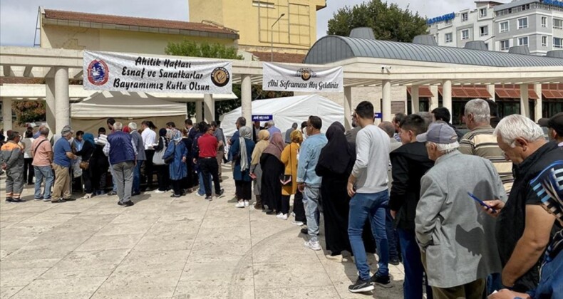 Ahiliğin Pilav, Helva ve Şerbet İkramı Geleneği Halen Yaşatılıyor