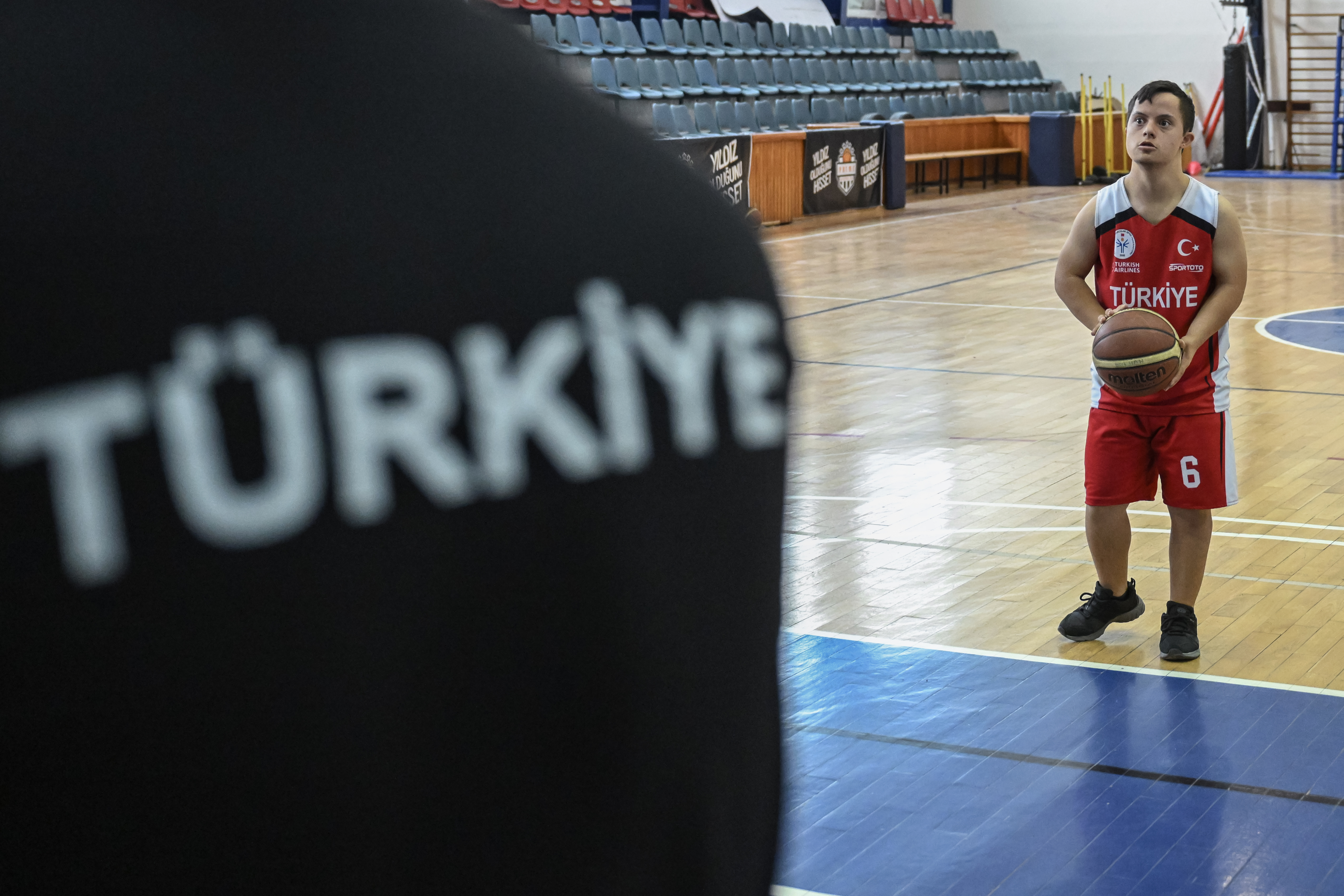 Down Sendromlu Milli Basketbol Takımı Avrupa Şampiyonası’nda Zafer Peşinde 4 down sendromlu milli basketbol takimi italyaya avrupa sampiyonu olmak icin gidiyor 2 iDOLA1K2