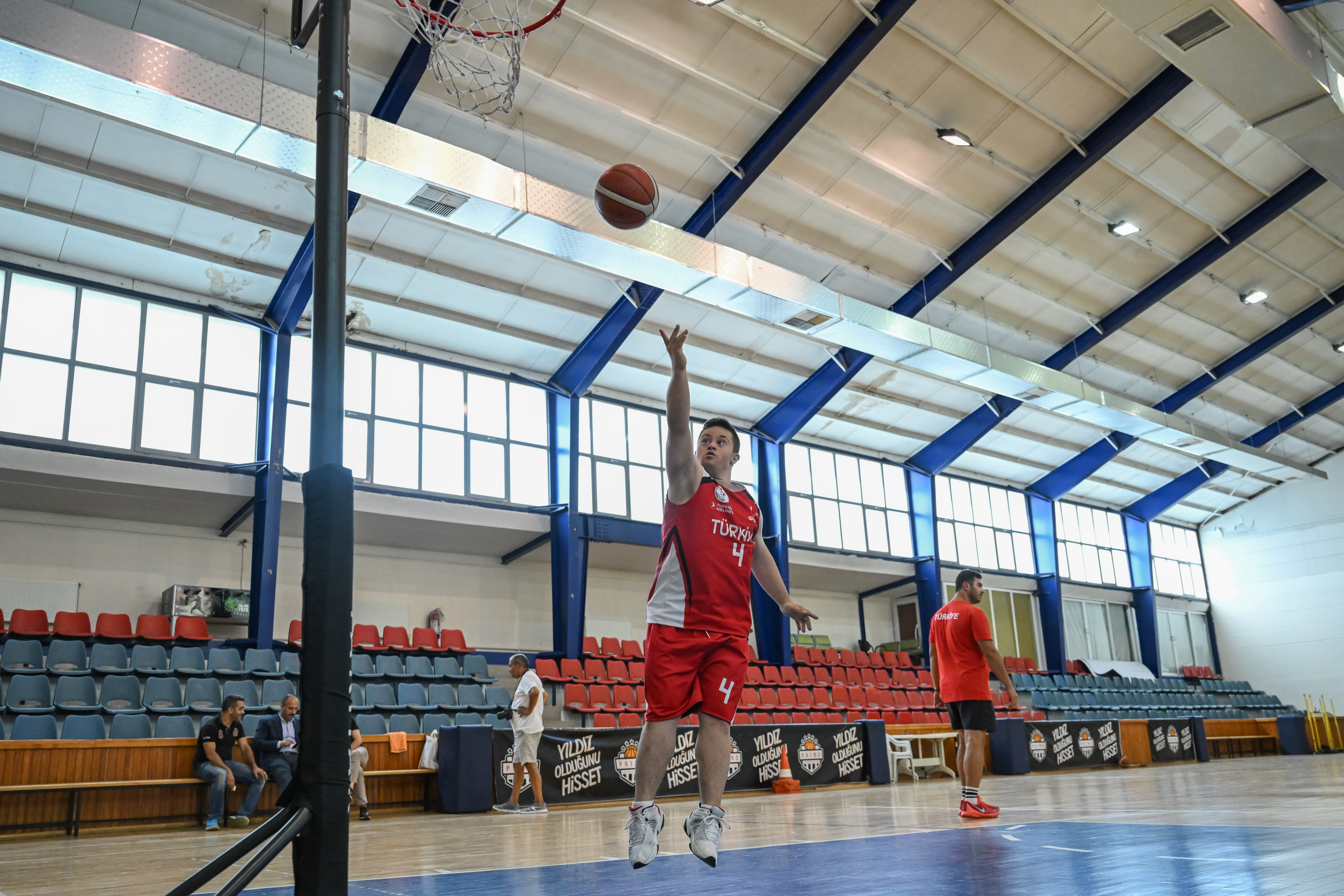 Down Sendromlu Milli Basketbol Takımı Avrupa Şampiyonası’nda Zafer Peşinde 2 down sendromlu milli basketbol takimi italyaya avrupa sampiyonu olmak icin gidiyor 4 uXi63BL7