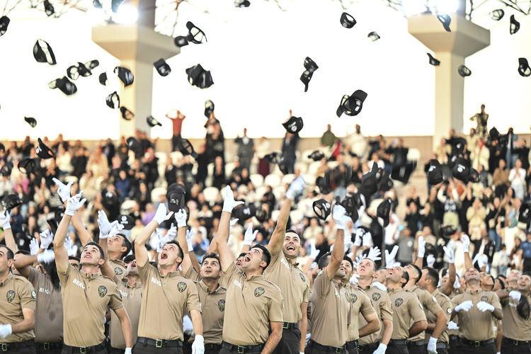 Eğitimlerini Tamamlayan 1363 Bekçisi Mezun Oldu 3 egitimlerini tamamlayan 1363 carsi ve mahalle bekcisi mezun oldu 3 zDfaw2cl
