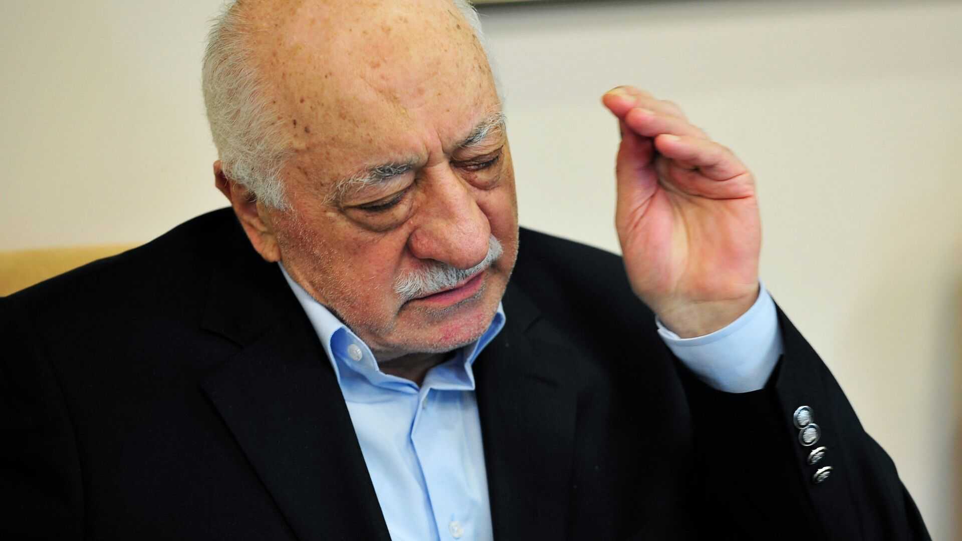 FETÖ'cü Garson'un Sırrı: 'Mahrem Abla''nın Detayları... 5 fetocu garsonun sirri mahrem ablanin detaylari 5 wL9hQS56