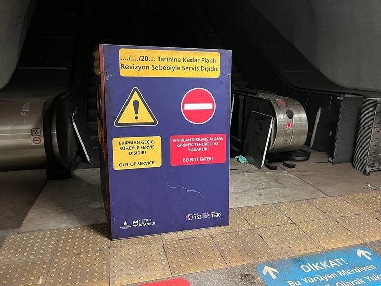 İBB'den Tepki Çeken Yöntem: Bağcılar Metro İstasyonu'nda "Duvar" Çözümü 2 ibbden tepki ceken yontem arizali merdiveni duvarla orduler 2 paEvfCOt