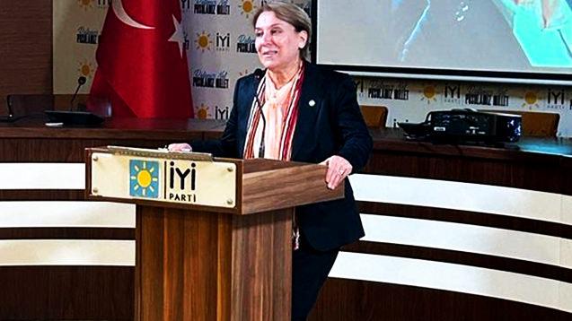 İYİ Parti Genel Başkan Yardımcısı Ayşe Sucu Başörtüsünü Çıkardı 1 iyi parti genel baskan yardimcisi ayse sucu basortusunu cikardi 1 fLrwuQJz
