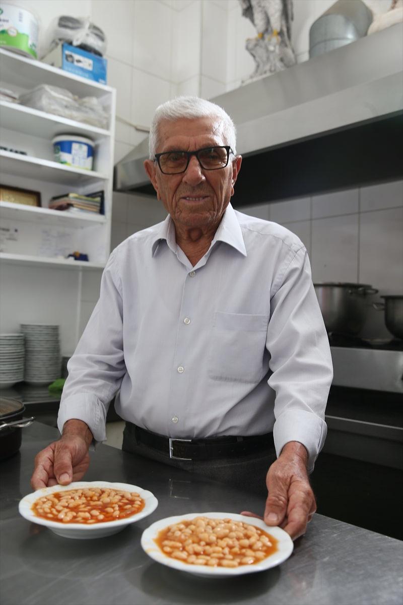 97 Yaşındaki 'Hüseyin Amca', 65 Yıldır Kuru Fasulye Tezgahının Başından Ayrılmıyor 2 kuru fasulyeci 97 yasindaki huseyin amca 65 yildir tezgahindan ayrilamiyor 2 freZ26lB