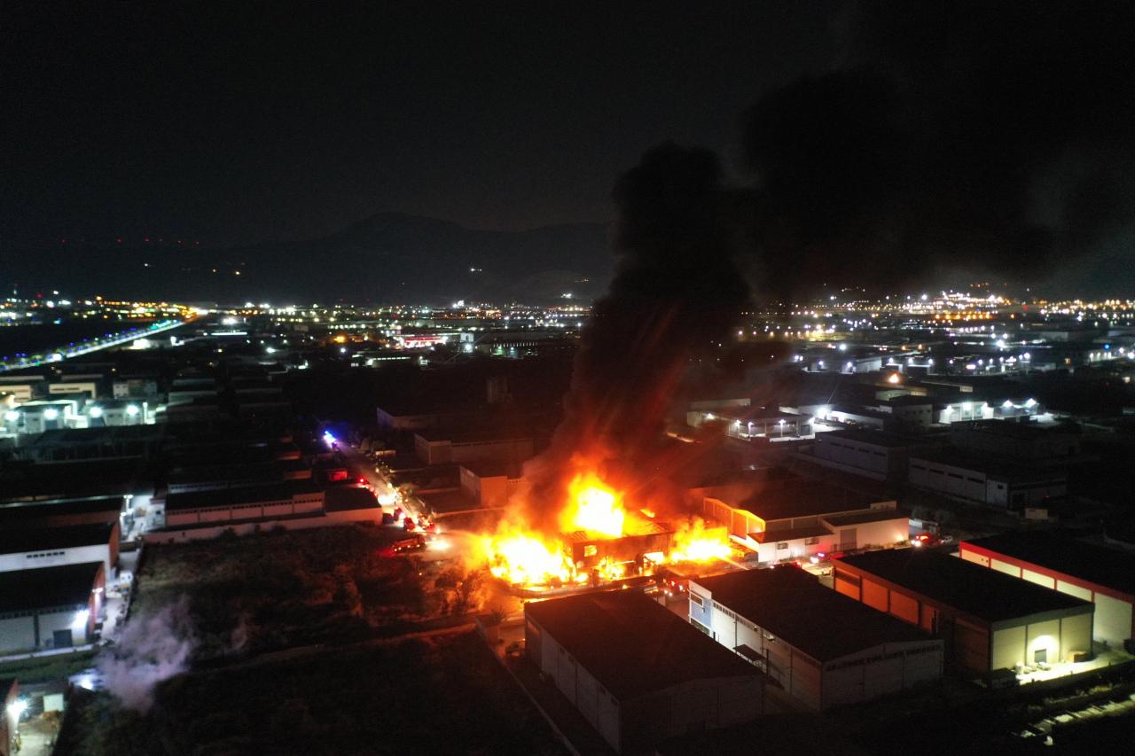 Manisa'da Geri Dönüşüm Fabrikasında Yangın! 1 manisada geri donusum fabrikasinda yangin 1 EFvg7psZ