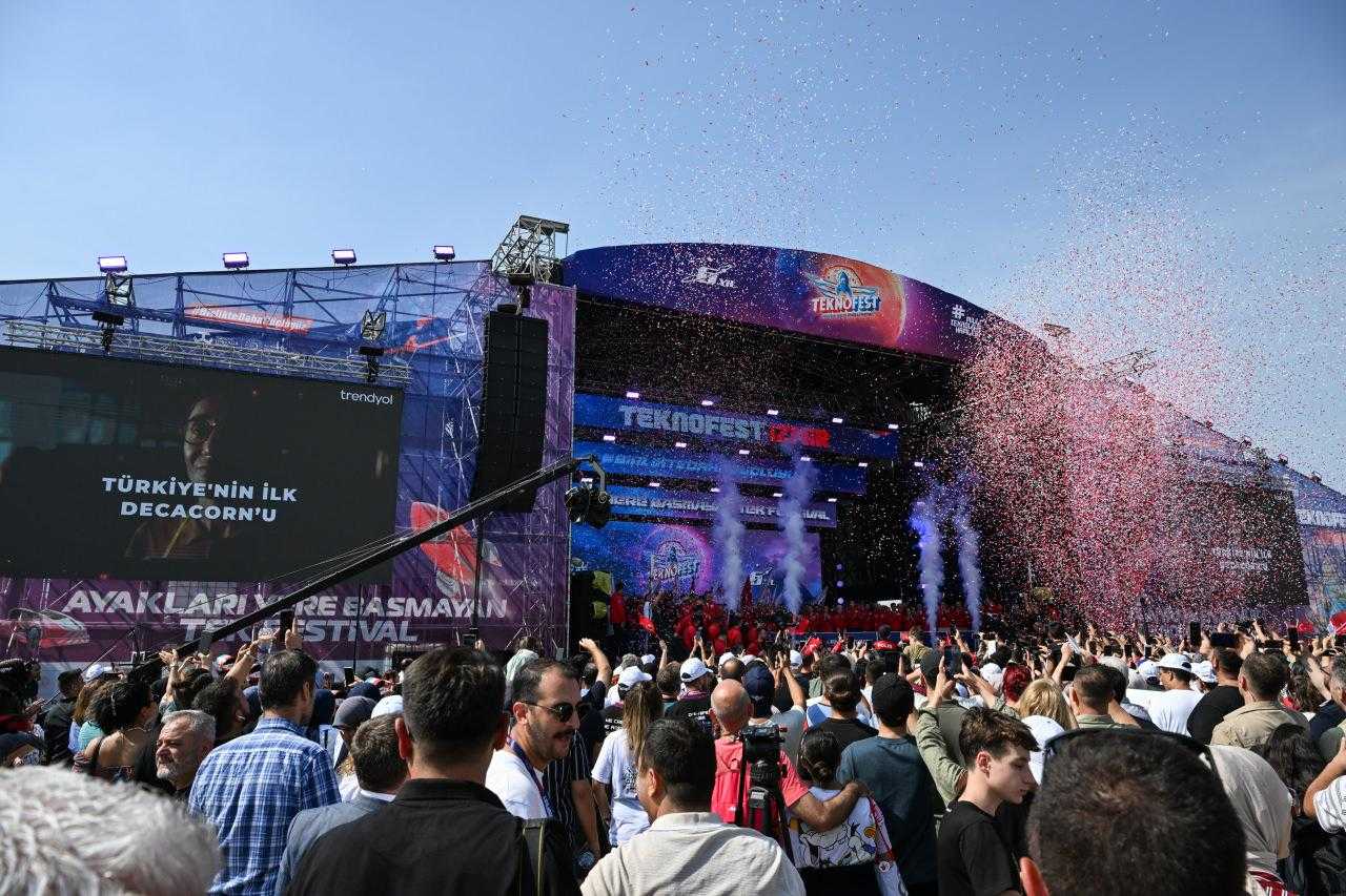 Selçuk Bayraktar: "Elon Musk İçin TEKNOFEST'te Olmak Bir İlk Olacak!" 2 selcuk bayraktardan elon musk cevabi teknofest onun icin de bir ilk olacak 2