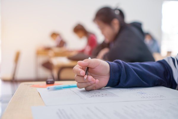 MEB'ten Sürpriz Kararlar! Liselerde Sınıfta Kalma Kuralı Geri Geldi! 8 sinav