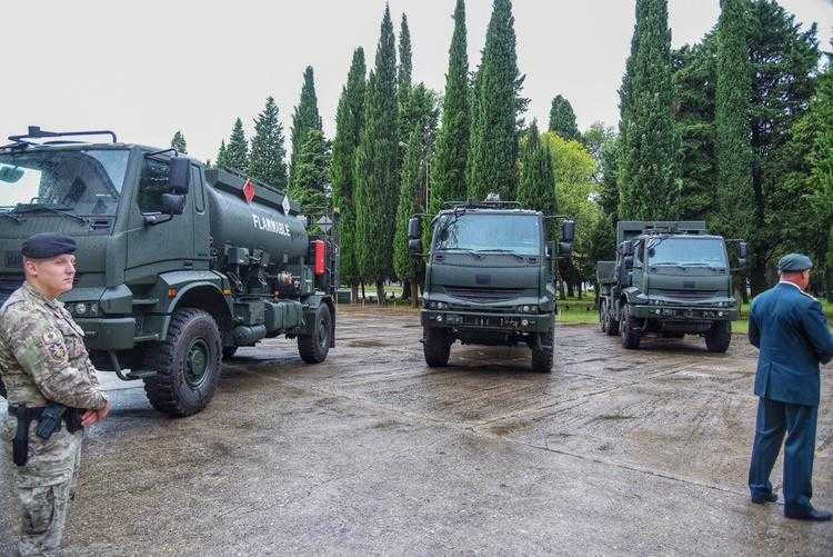 Türkiye'nin Gönderdiği 3 Askeri Araç Karadağ'a Ulaştı 2 turkiyenin gonderdigi 3 askeri arac karadaga ulasti 2 BLHbDANZ