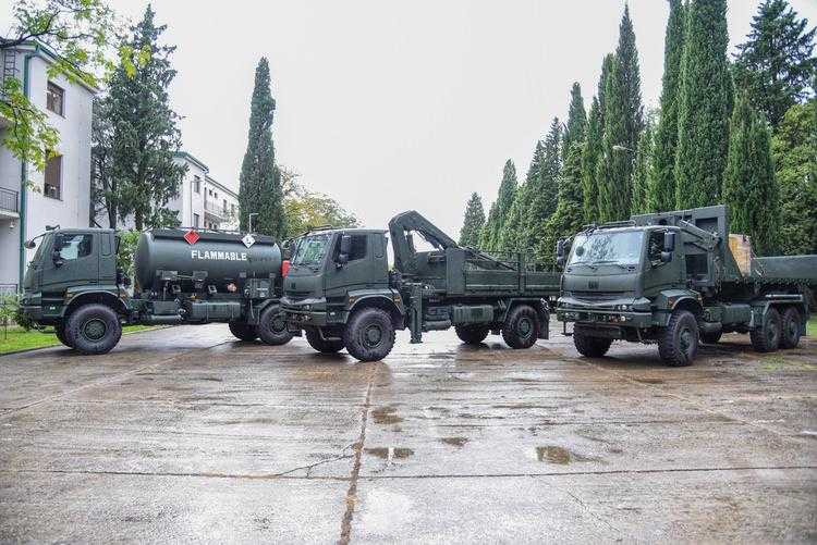 Türkiye'nin Gönderdiği 3 Askeri Araç Karadağ'a Ulaştı 3 turkiyenin gonderdigi 3 askeri arac karadaga ulasti 3 92QP9itu