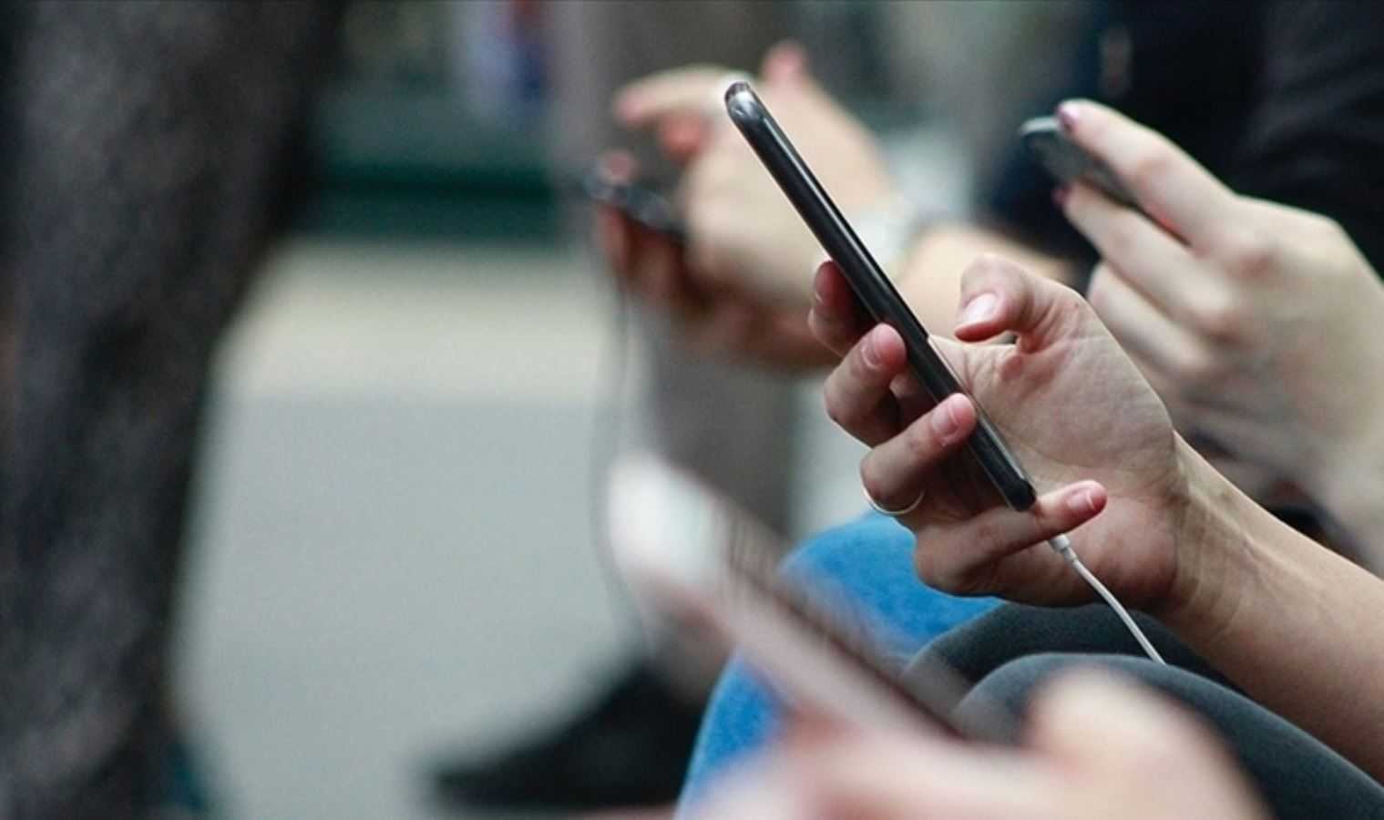 Kenya'dan Akıllı Telefon Hamlesi: 40 Dolara Yerli Üretim! 1 123941901 akilli telefon