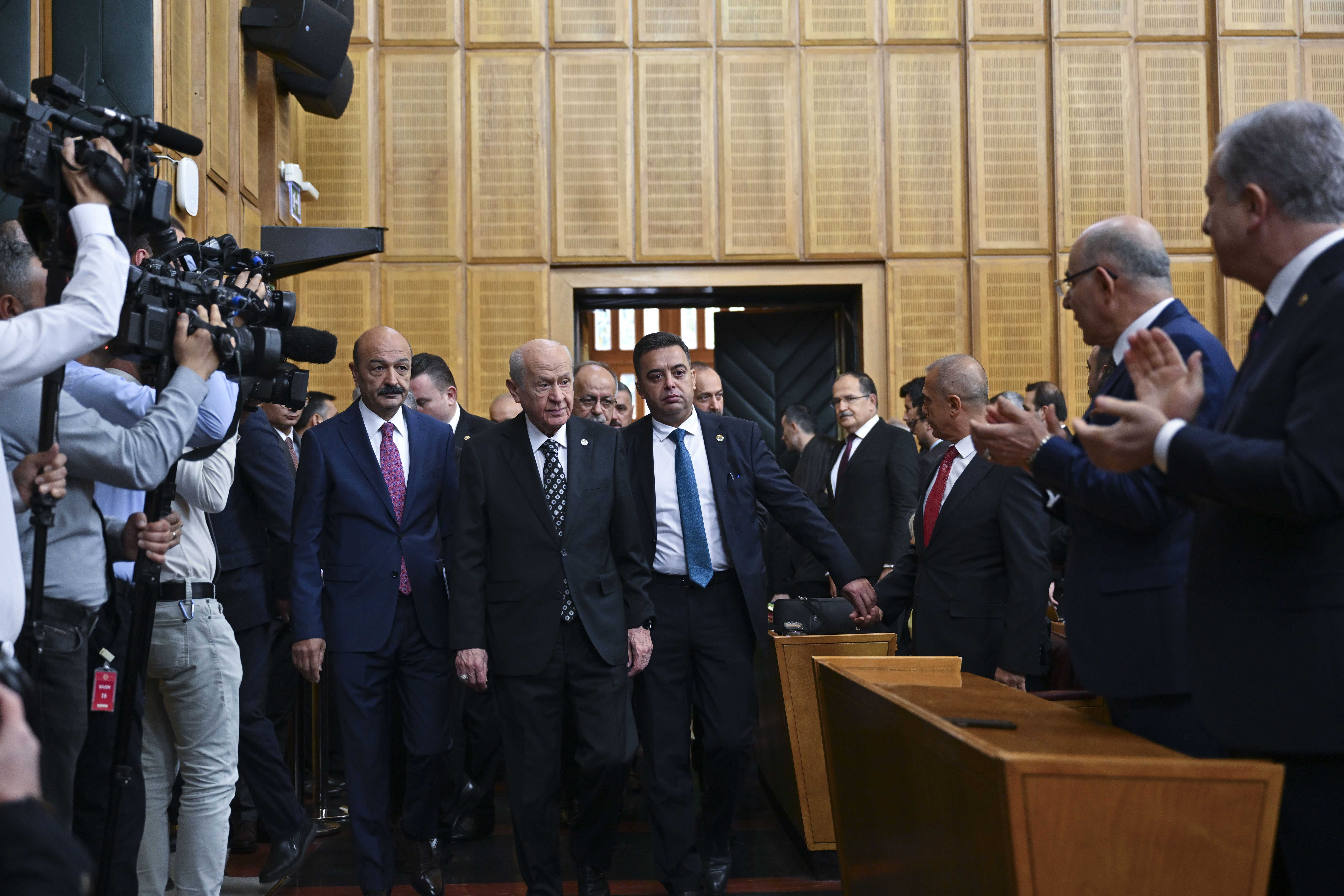 Bahçeli'den Emekli Açıklaması:" Boynumuzun Borcudur!" 1 AA 20231003 32299412 32299400 MHP TBMM GRUP TOPLANTISI
