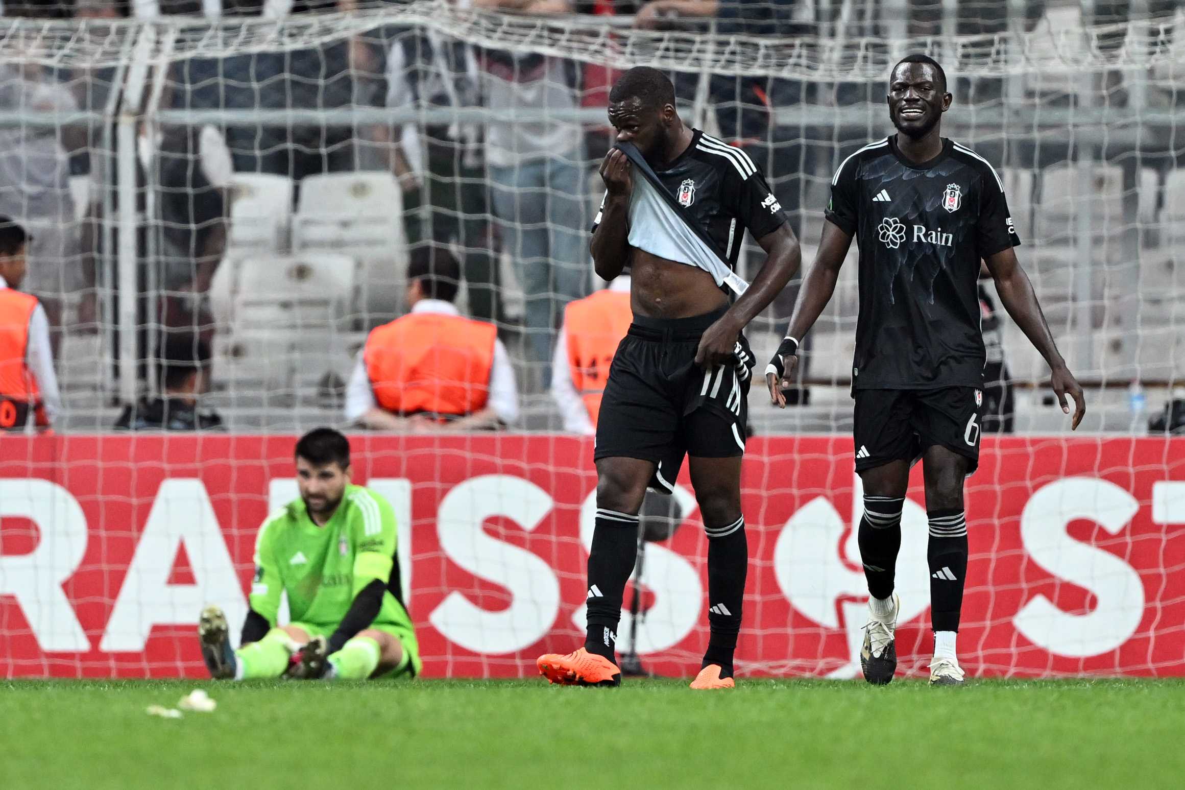 Dolmabahçe'de Dramatik Son! 10 Kişilik Beşiktaş 90'da Yıkıldı! 5 AA 20231005 32320518 32320515 BESIKTAS LUGANO