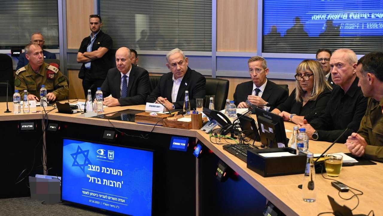 Netanyahu'dan Sert Uyarı: "Gazze'yi Boşaltın!" 1 AA 20231007 32334632 32334631 ISRAIL BASBAKANI NETANYAHU GUVENLIK KABINESIYLE BIR ARAYA GELDI