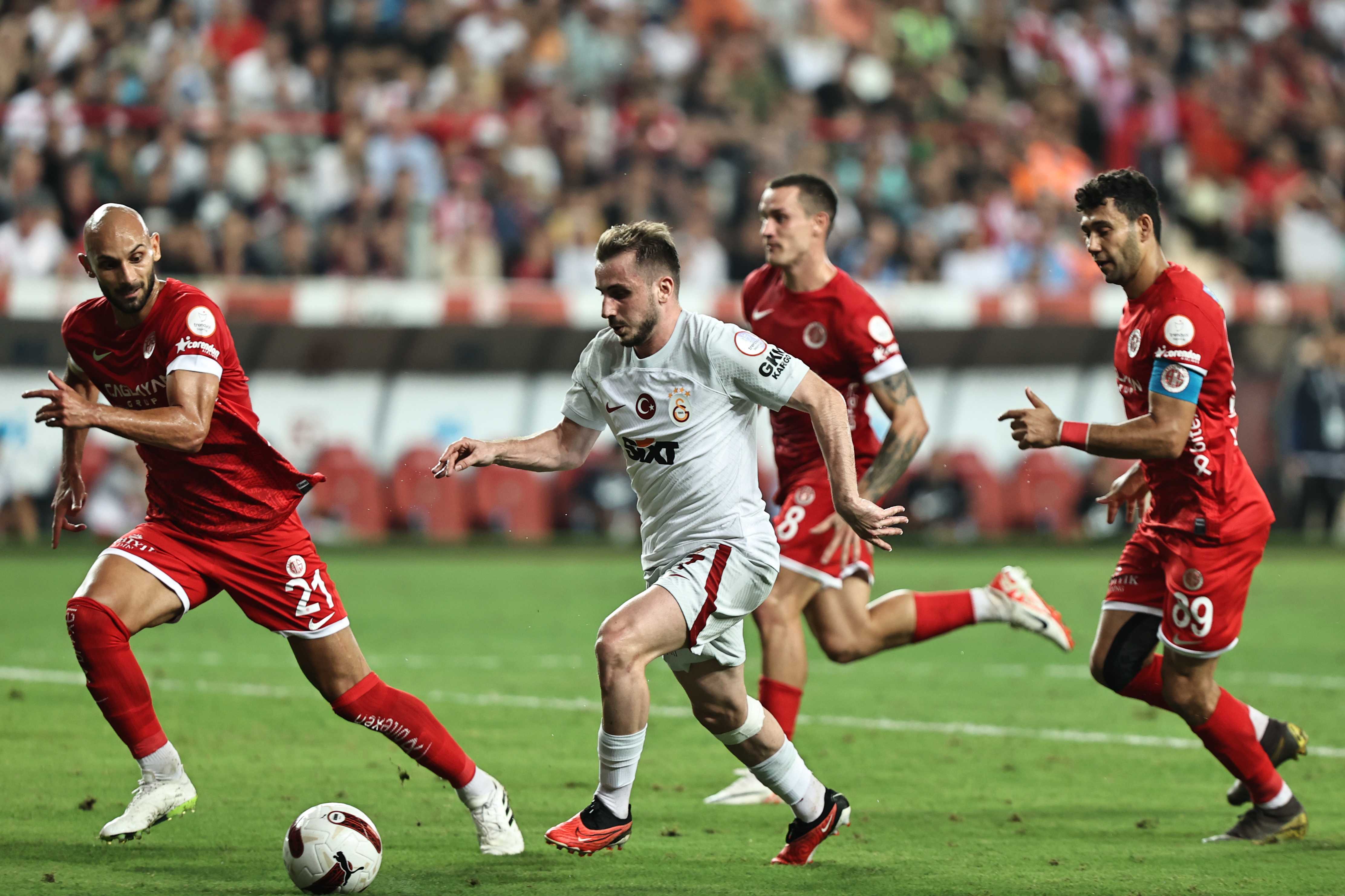 Kerem Aktürkoğlu, Premier Lig Devlerini Peşinden Sürüklüyor! 2 AA 20231007 32337811 32337808 BITEXEN ANTALYASPOR GALATASARAY