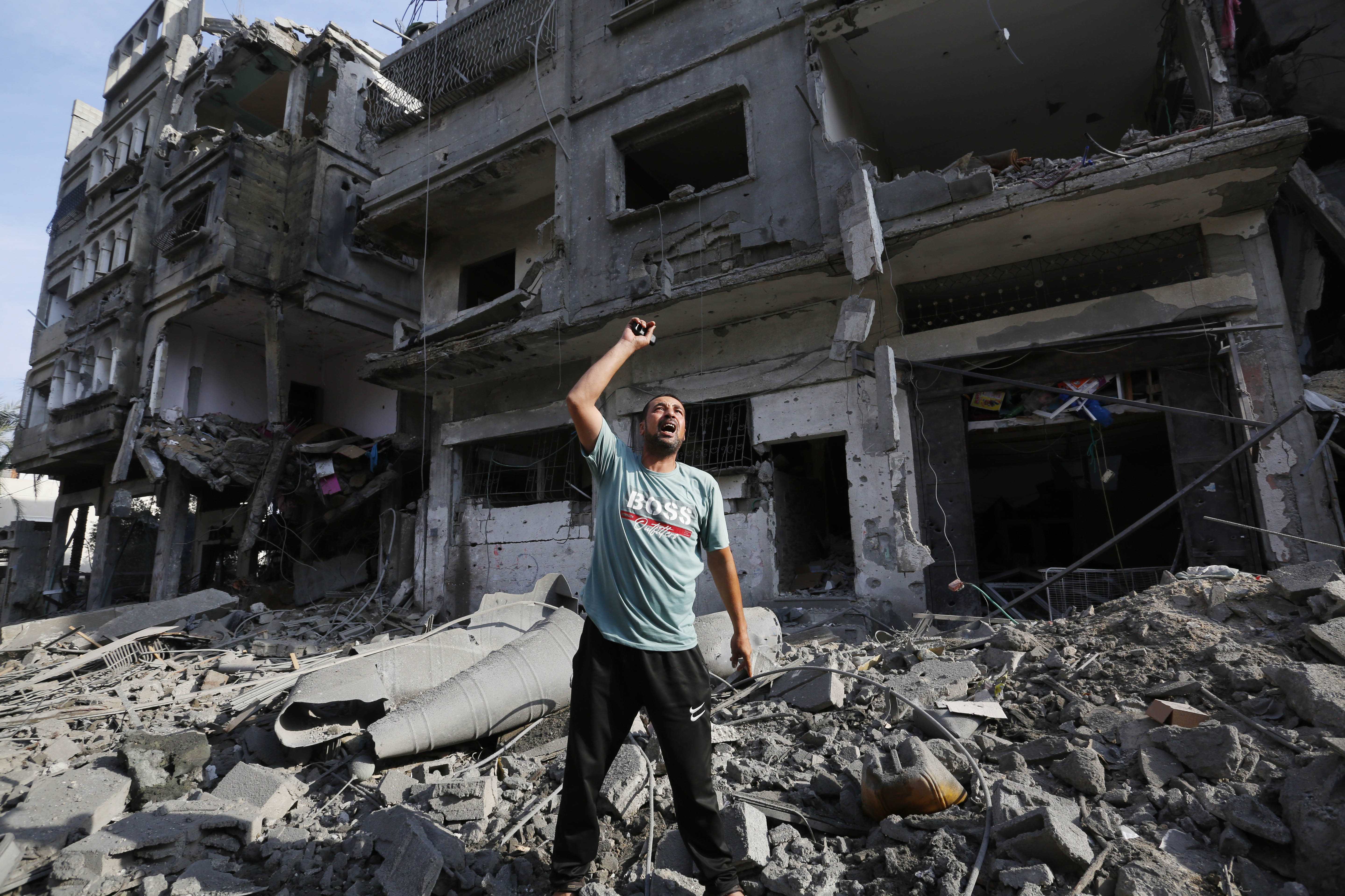 AA 20231011 32370825 32370780 ISRAILIN GAZZE SERIDINE SALDIRILARI BESINCI GUNUNDE DE SURUYOR