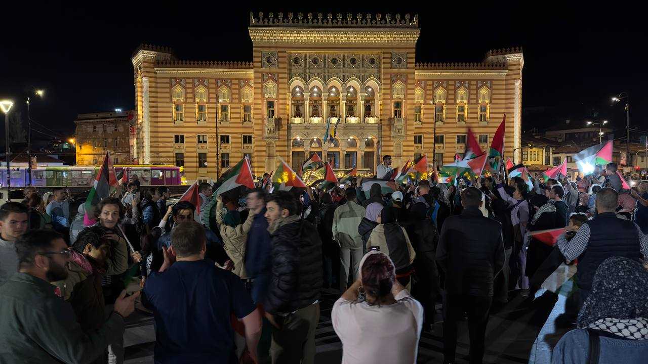 Bosna Hersek'te Filistin'e Büyük Destek Konvoyu 2 AA 20231012 32385970 32385967 BOSNA HERSEKTE FILISTINE DESTEK KONVOYU DUZENLENDI