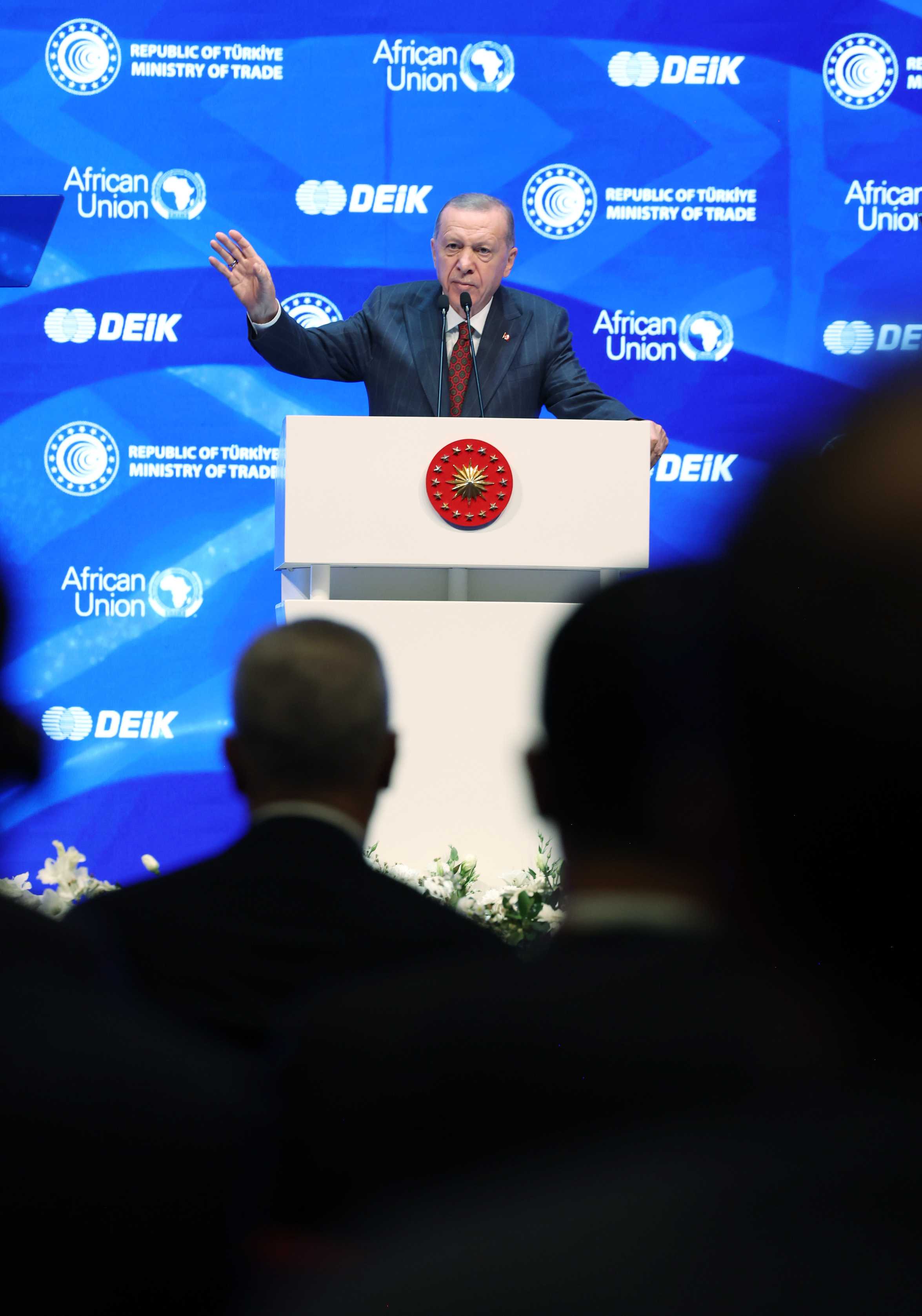 Erdoğan'dan Blinken'a Sert Tepki: "İsrail İzin Vermeli" 2 AA 20231013 32393900 32393898 TURKIYEAFRIKA 4 IS VE EKONOMI FORUMU KAPANIS TORENI 1