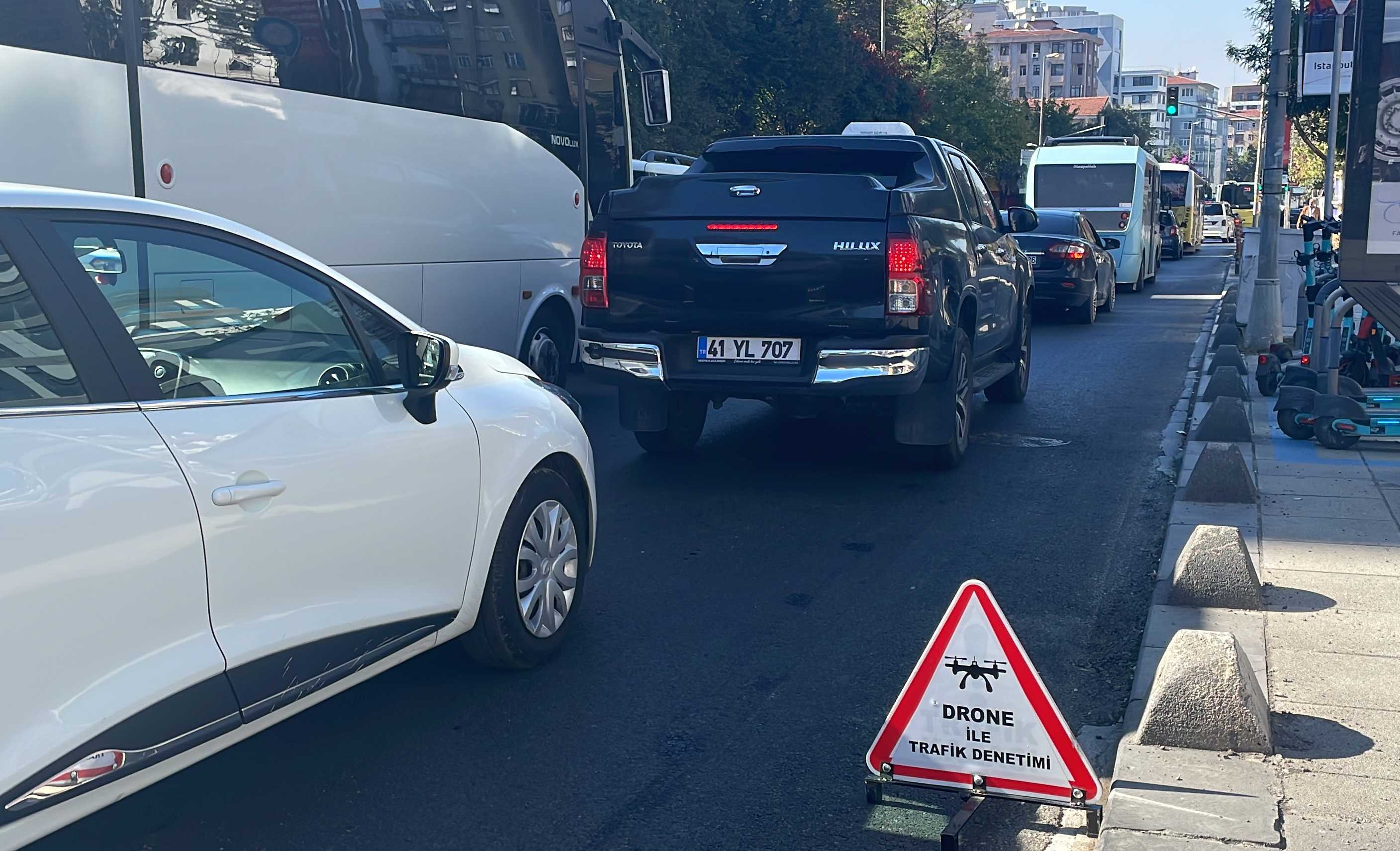 Kadıköy'de Yeni Dönem: Dron Destekli Kırmızı Işık Denetimi 1 AA 20231013 32394004 32394001 KADIKOYDE DRON DESTEKLI KIRMIZI ISIK IHLALI DENETIMI YAPILDI