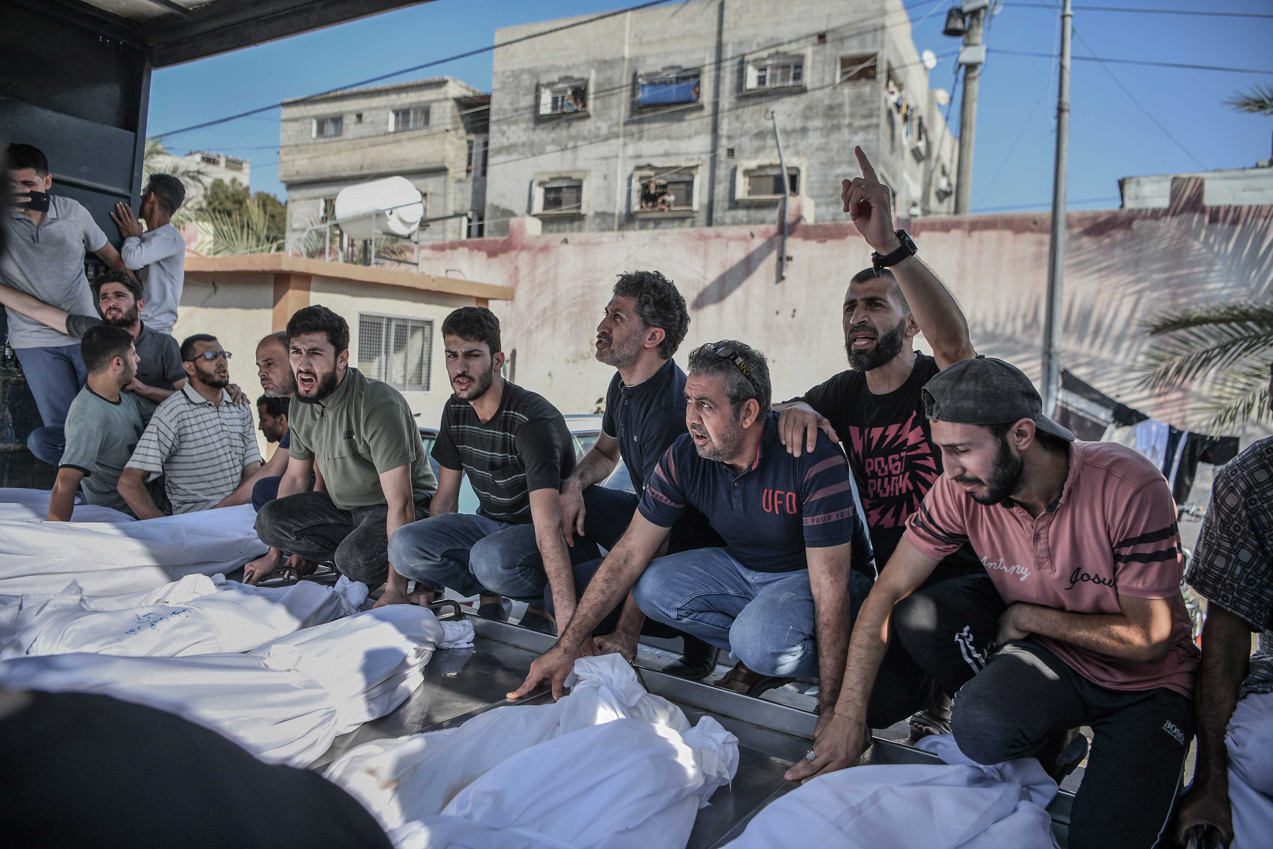 AA 20231014 32406046 32406043 ISRAIL ORDUSUNUN ABLUKA ALTINDAKI GAZZEYE SALDIRILARI 8 GUNUNDE DEVAM EDIYOR