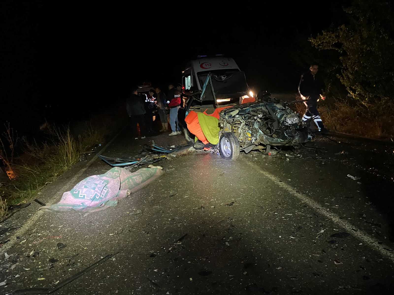 Isparta'da Korkunç Kaza: 1'i Çocuk 4 Kişi Hayatını Kaybetti! 4 AA 20231015 32409109 32409104 ISPARTADA OTOMOBILLE KAMYONETIN CARPISTIGI KAZADA 4 KISI OLDU