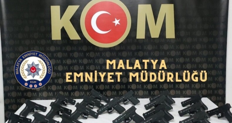 Malatya’da Otomobilde Ruhsatsız 20 Tabanca Ele Geçirildi!