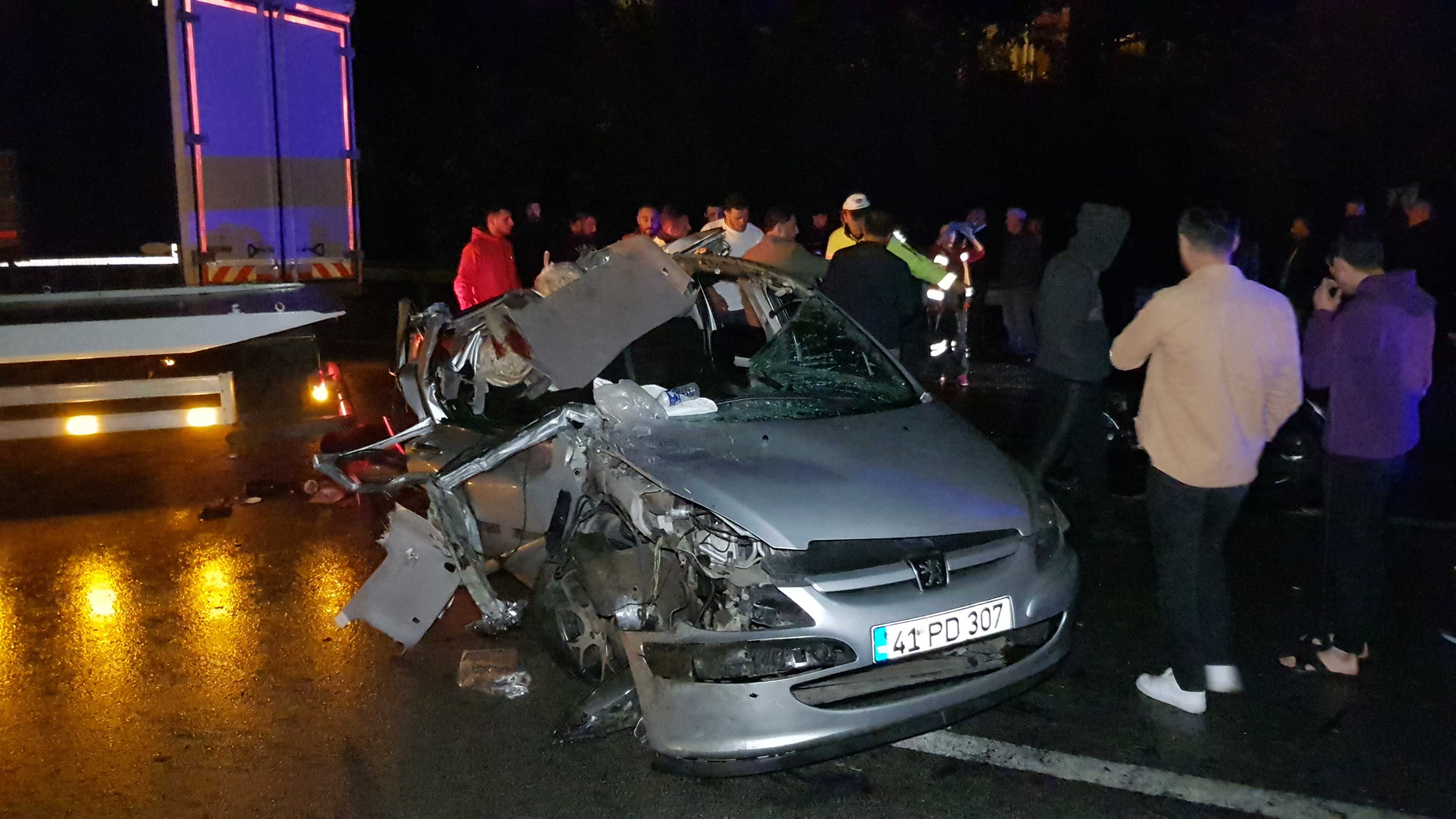AA 20231016 32424660 32424658 ANADOLU OTOYOLU KOCAELI GECISINDE MEYDANA GELEN ZINCIRLEME KAZA TRAFIGI AKSATTI
