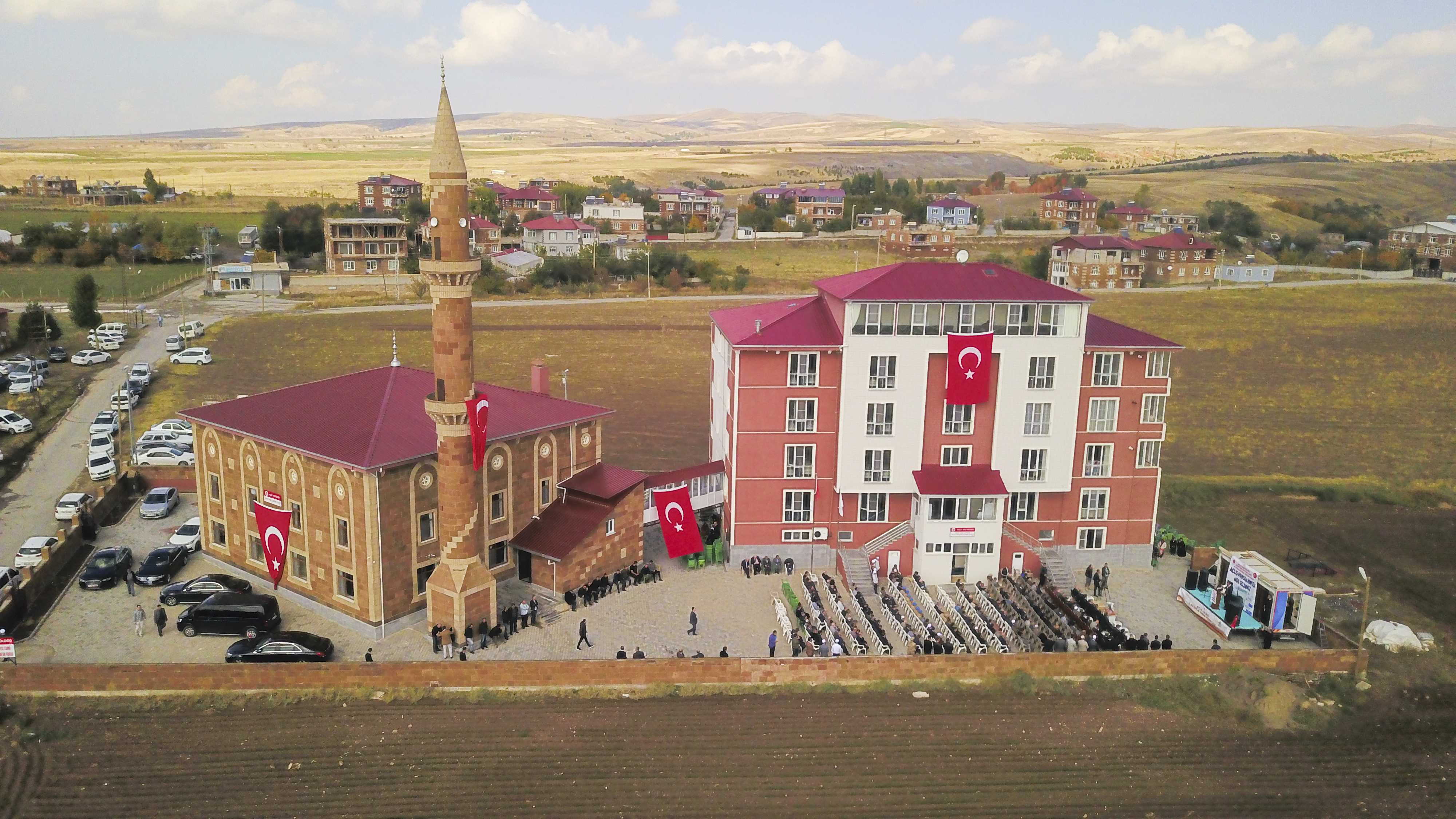 Bitlis'te Şehidin Vasiyeti Gerçekleşti: Cami ve Kur'an Kursu Açıldı 5 AA 20231017 32431740 32431730 BITLISTE SEHIDIN VASIYETI UZERINE YAPTIRILAN CAMI VE KURAN KURSU HIZMETE ACILDI