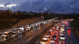 İstanbul’da Yağış Trafiği Durma Noktasına Getirdi!