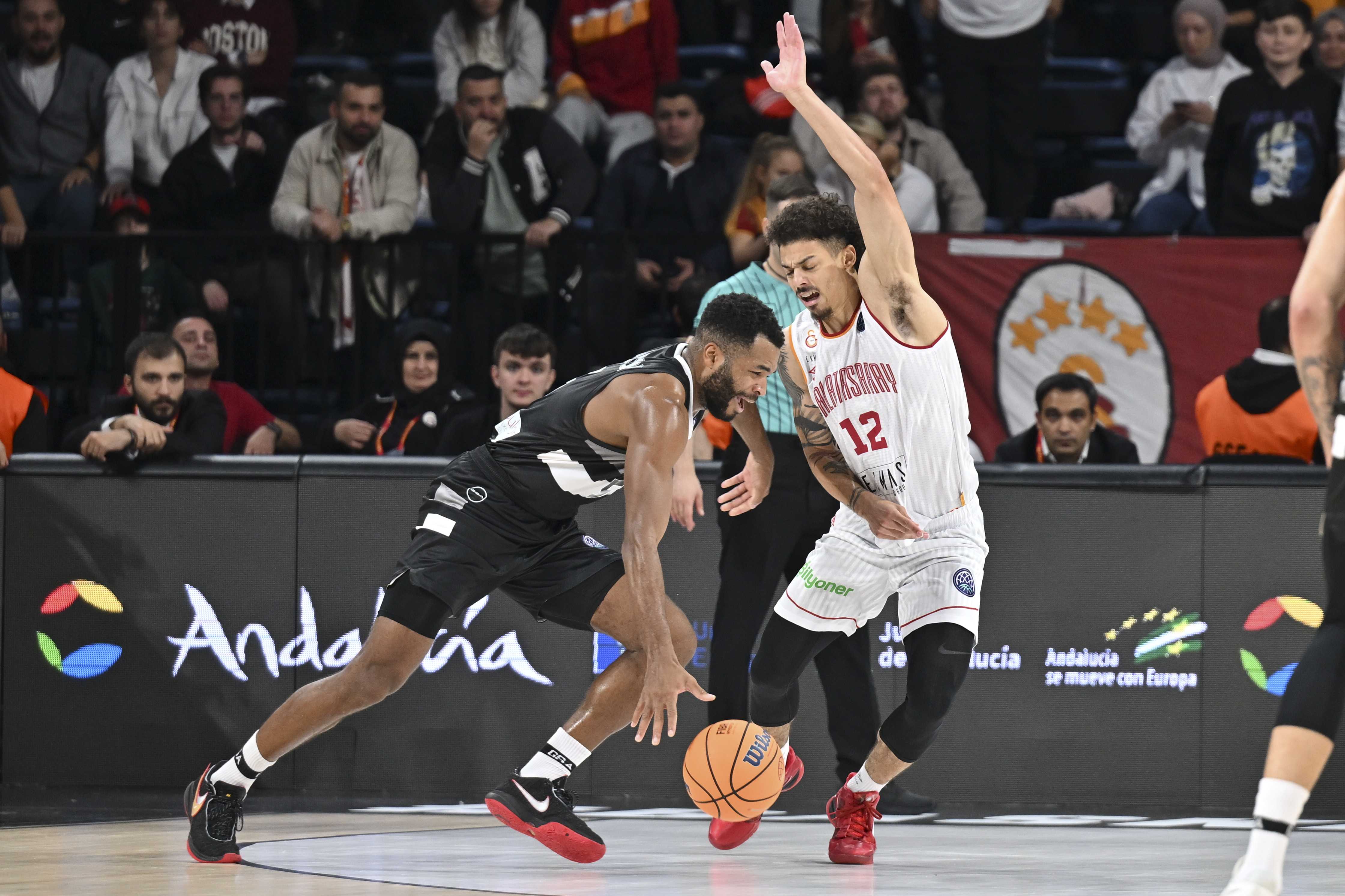 Galatasaray PAOK'a 11 Sayıyla Kaybetti 1 AA 20231018 32447481 32447475 GALATASARAY EKMAS PAOK