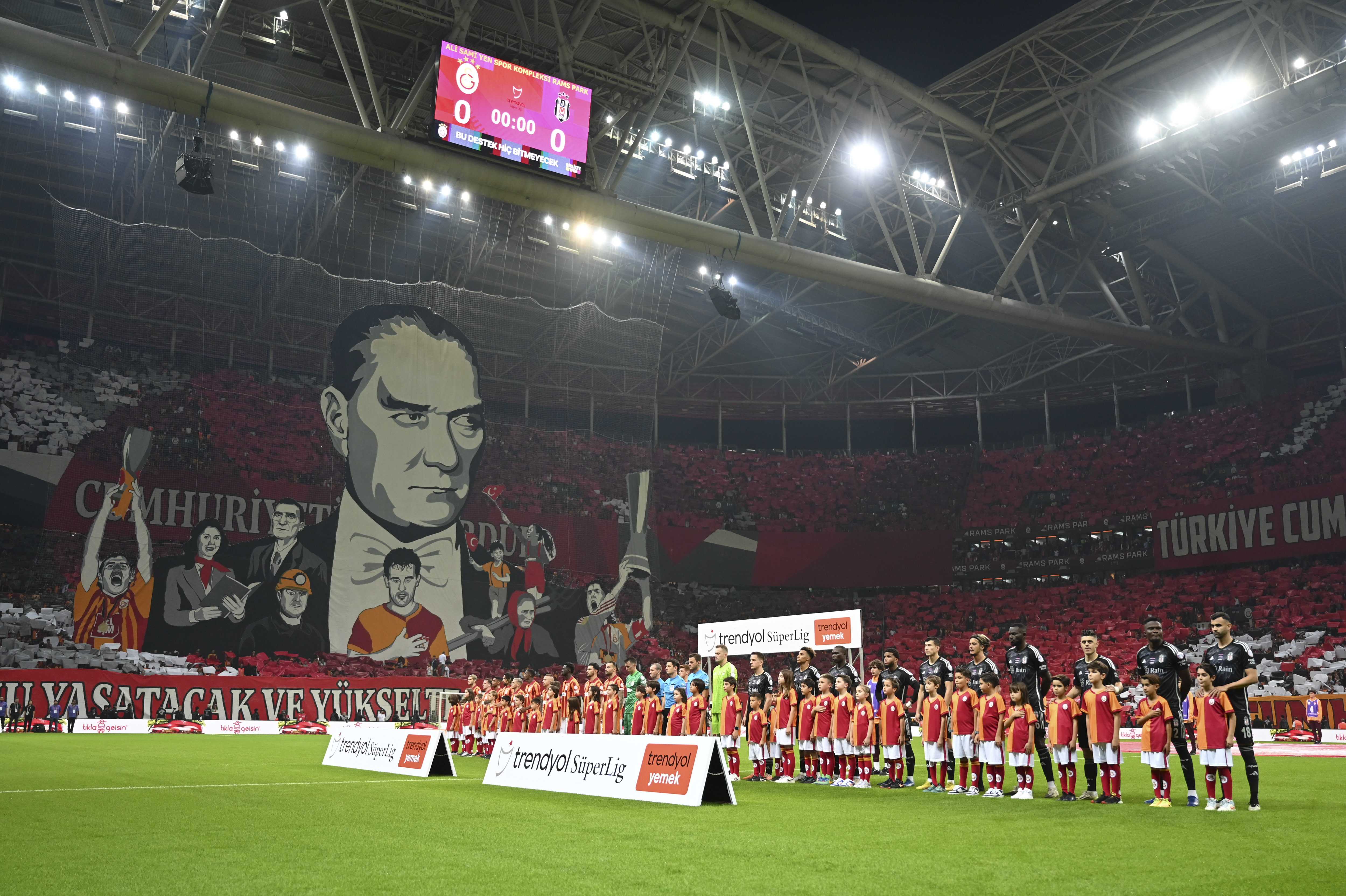 Galatasaray'dan Bayern Galibiyete Dev Prim! 1 AA 20231021 32477098 32477094 GALATASARAY BESIKTAS